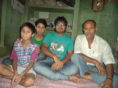 ALLEN’s student Vatsalya Chauhan with Family